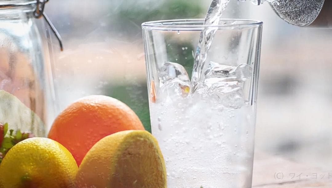 新品 SODAMINI 炭酸水メーカー CO2ボンベ・アルミアウターボトル付き