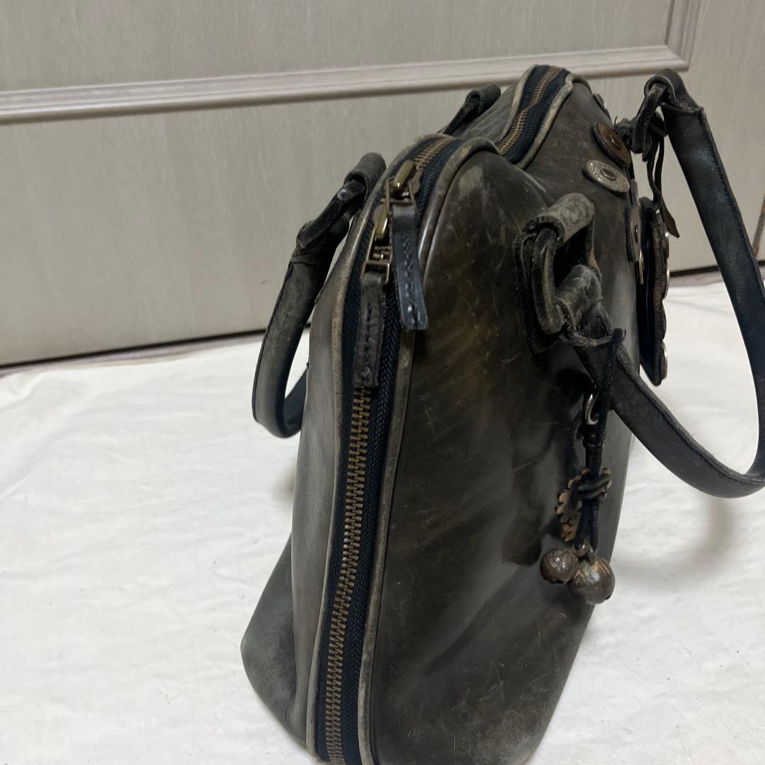 CHRISTIAN PEAU チャーム付きレザーバッグ