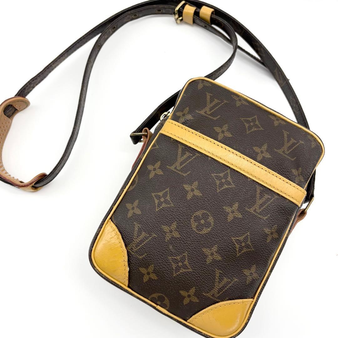 VUITTON ショルダーバック　ダヌーブ　斜め掛け　PVC レザー