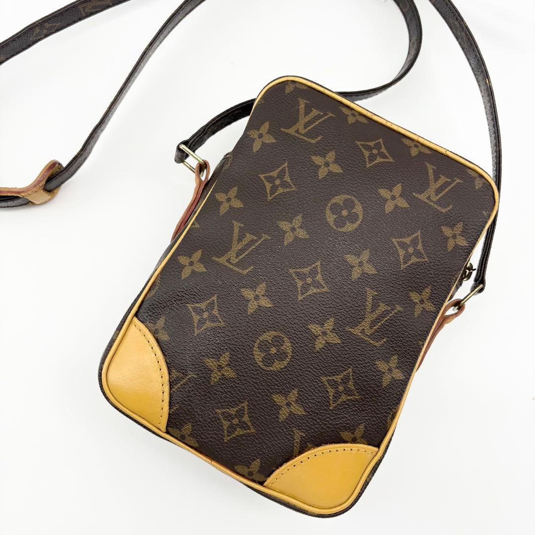 VUITTON ショルダーバック　ダヌーブ　斜め掛け　PVC レザー