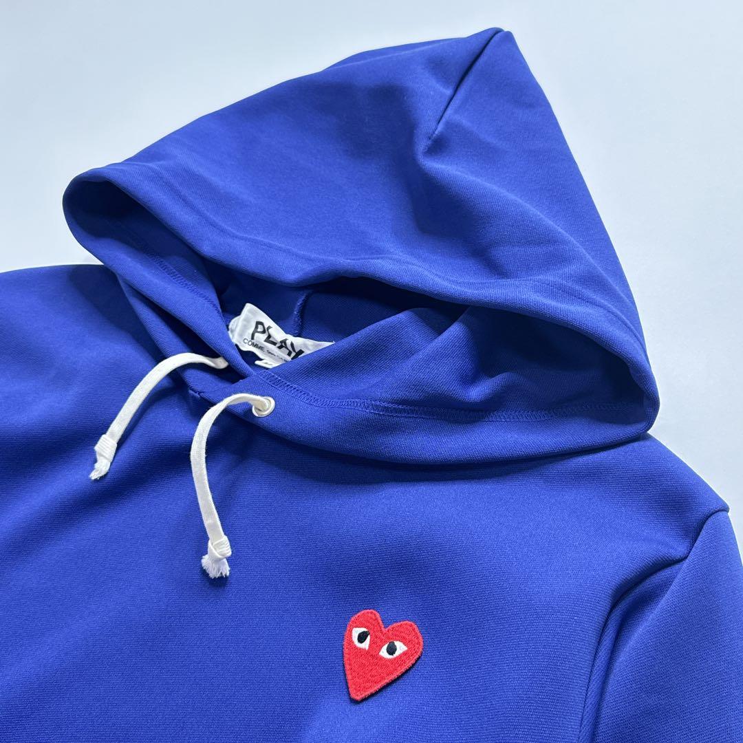 プレイコムデギャルソン　ハートロゴワッペン　パーカー　ブルー　M