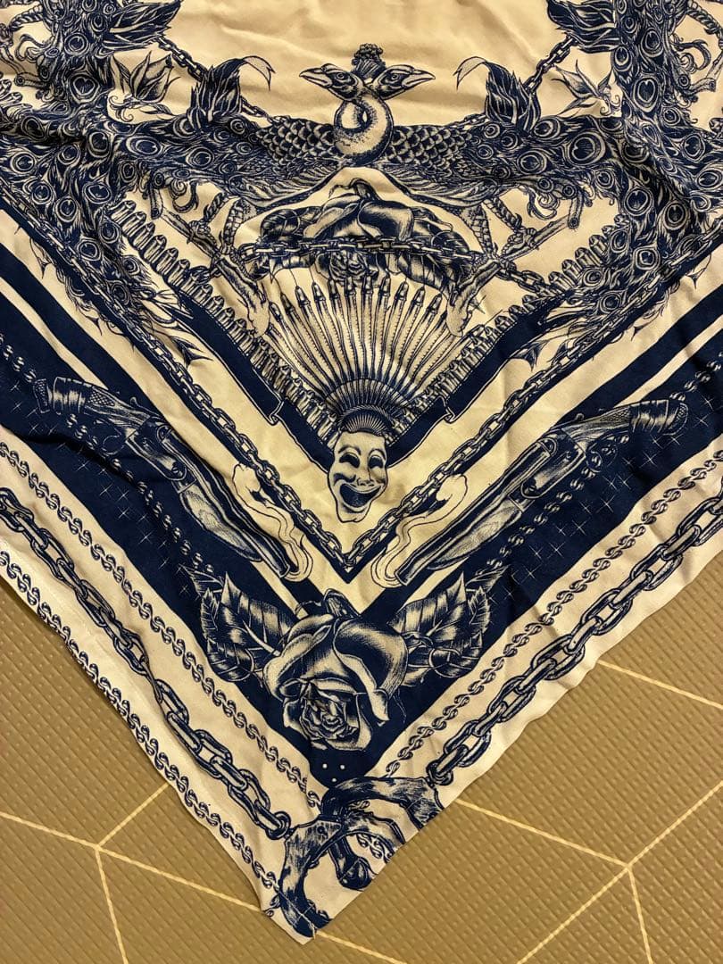 Born x Raised 大判バンダナ