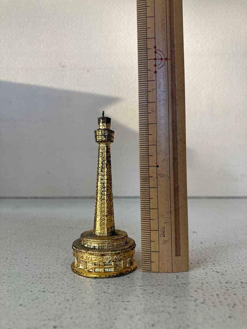 横浜マリンタワー　置物