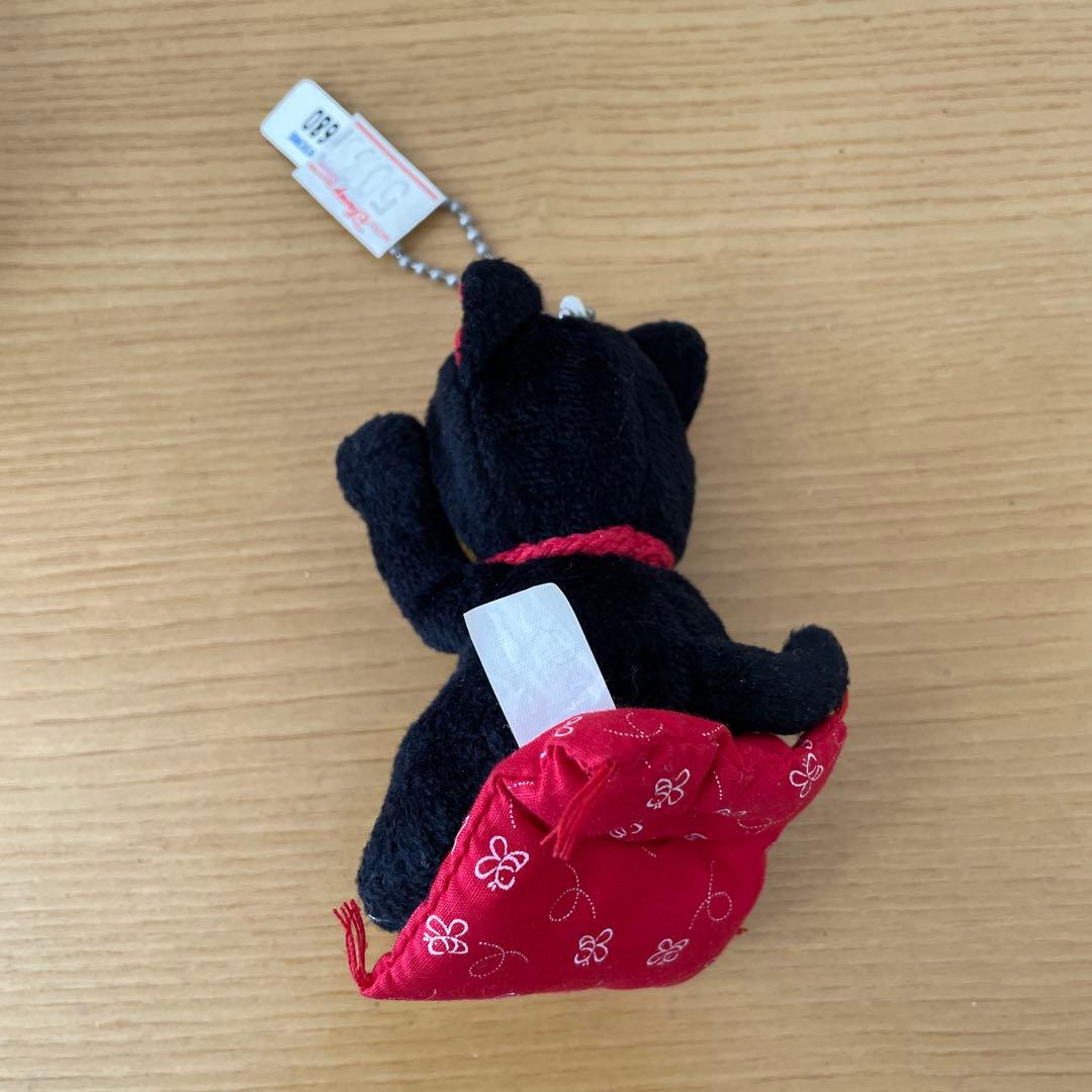 ディズニーストア　プーさん　招き猫　キーホルダーマスコット