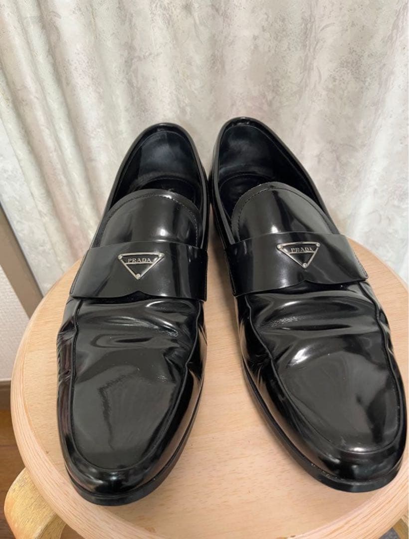 定価約12万円PRADA レザーシューズ