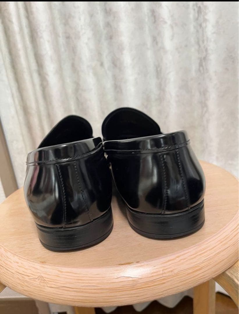 定価約12万円PRADA レザーシューズ