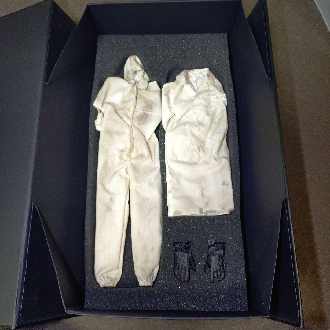 ①BOMTOYS 1/6 ゾンビ　フィギュア　バイオハザード