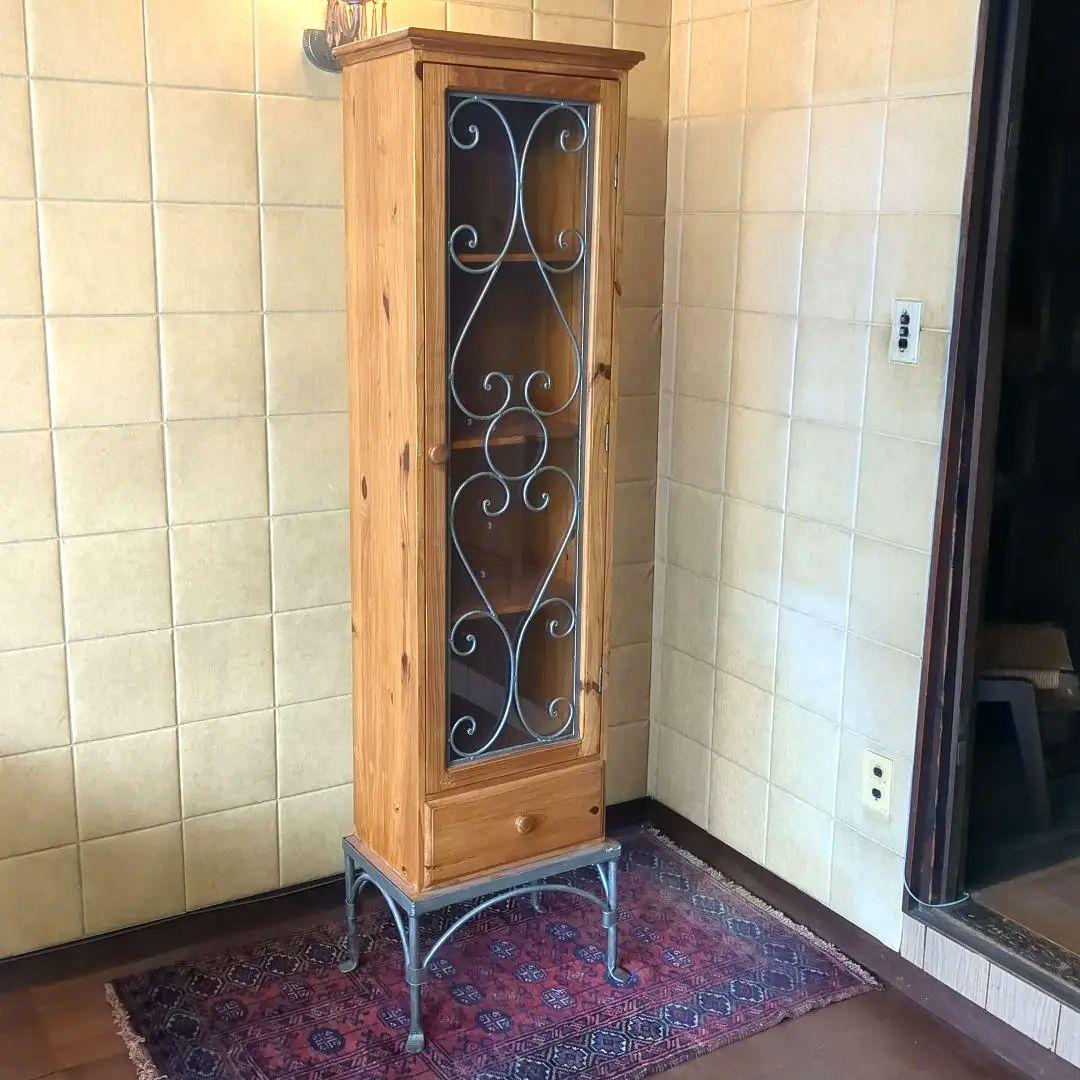 【値下げしました】パイン材　ガラスアイアンキャビネット　店舗什器