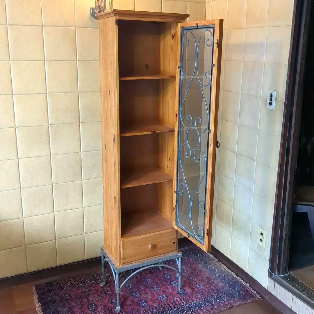 【値下げしました】パイン材　ガラスアイアンキャビネット　店舗什器