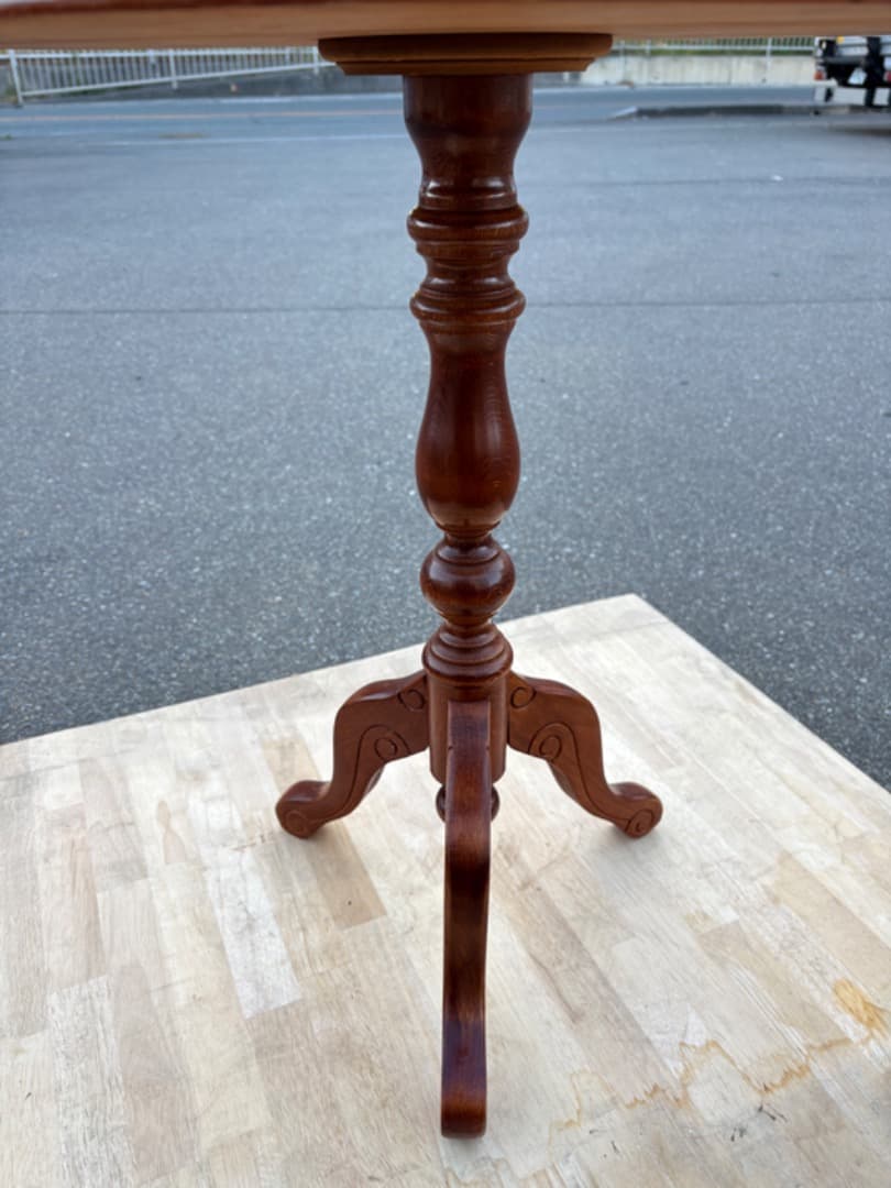 マホガニー調　サイドテーブル　象嵌細工　インレイ　飾り台　花台　挽物細工　933