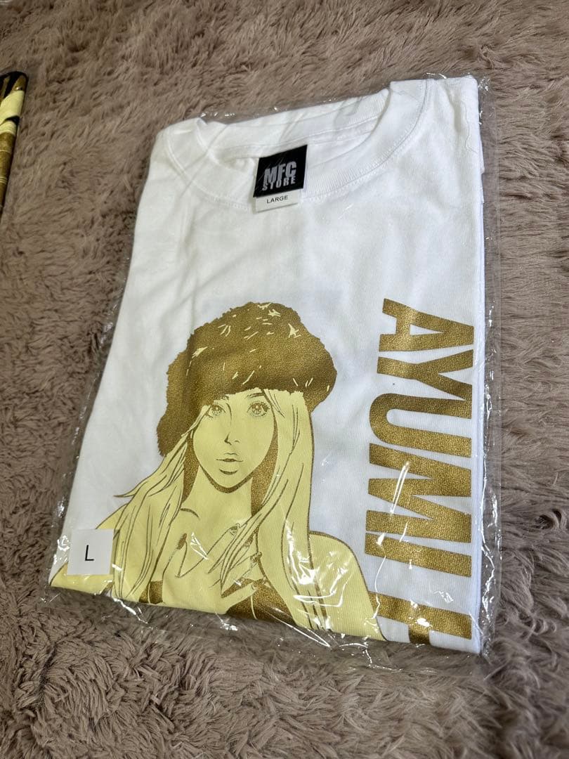 【新品未使用】浜崎あゆみMFCコラボTシャツ北京限定（黒白）ペンライト付き