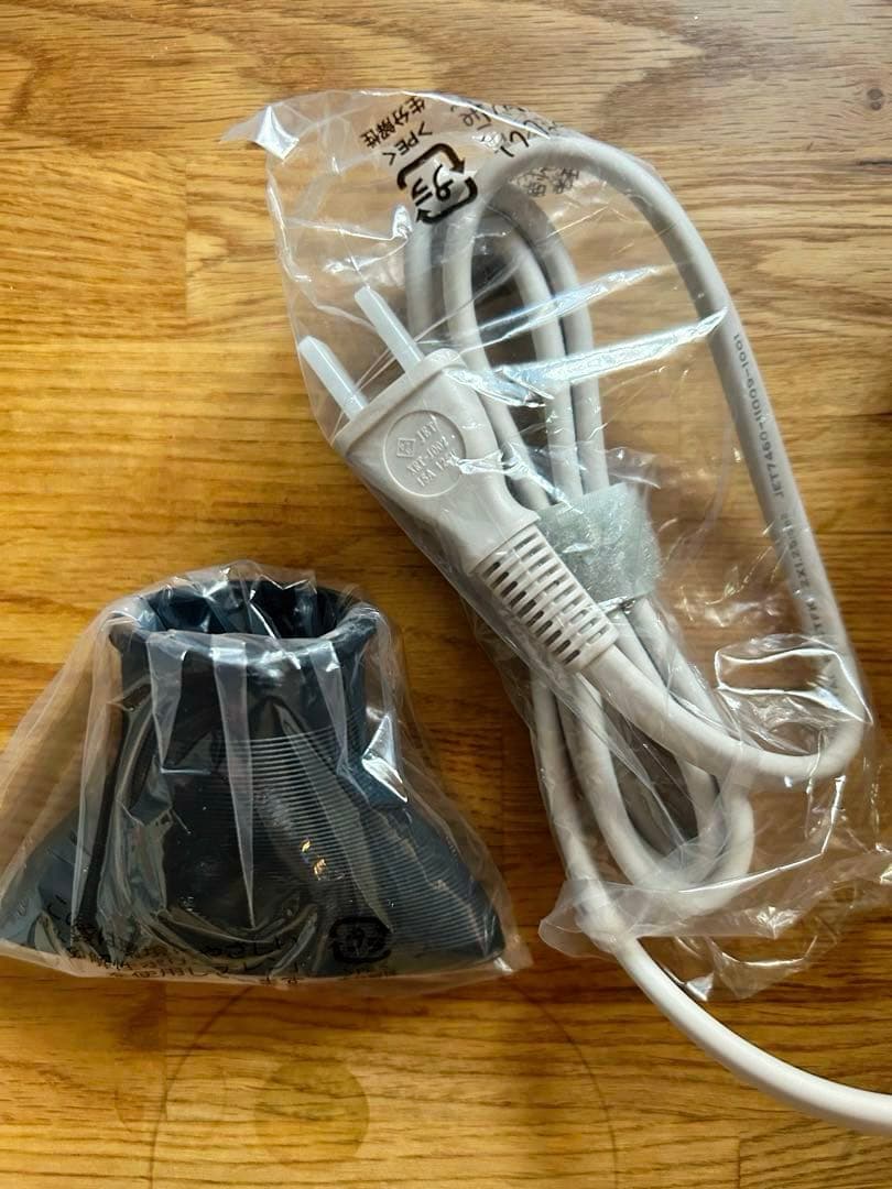 ⭐︎お値下げ♪⭐︎新品・未使用 SHARP ヘアドライヤー IB-P602-W