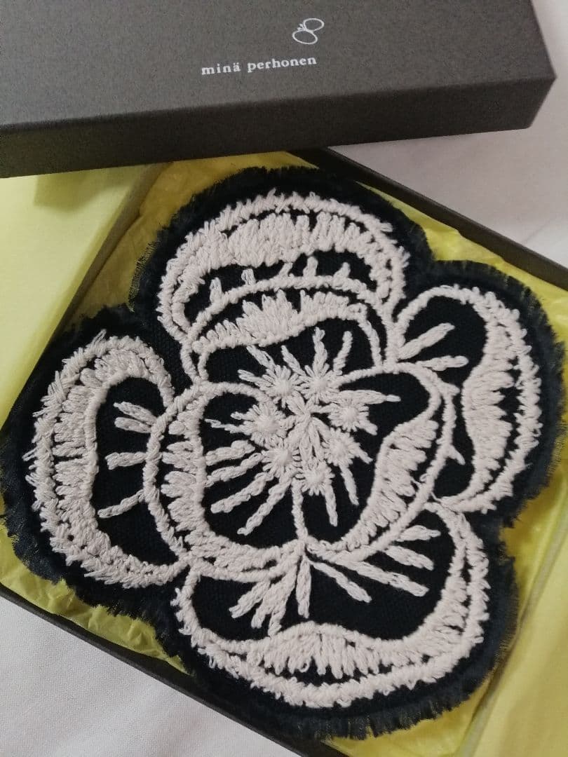 ラスト1点　お値下げ不可　正規品　ミナペルホネン　hope　コサージュ　ブローチ