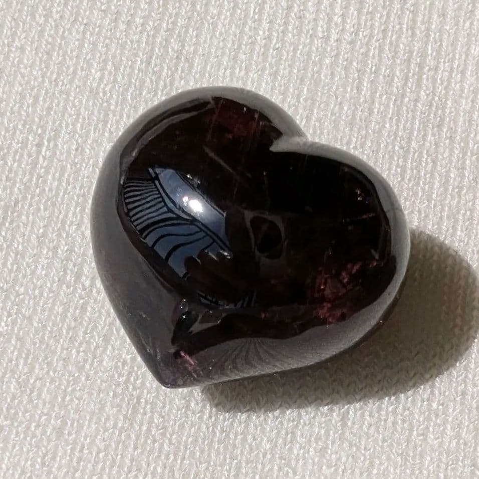 【美品】イーダーオーバーシュタイン磨きのレッドトルマリン（キャッツアイ効果）