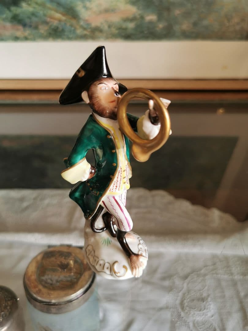 アンティークドイツ楽隊フィギュリン ホルンを吹く正装のモンキー 猿のオーケストラ