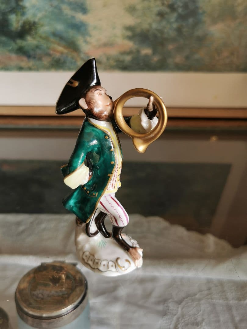 アンティークドイツ楽隊フィギュリン ホルンを吹く正装のモンキー 猿のオーケストラ