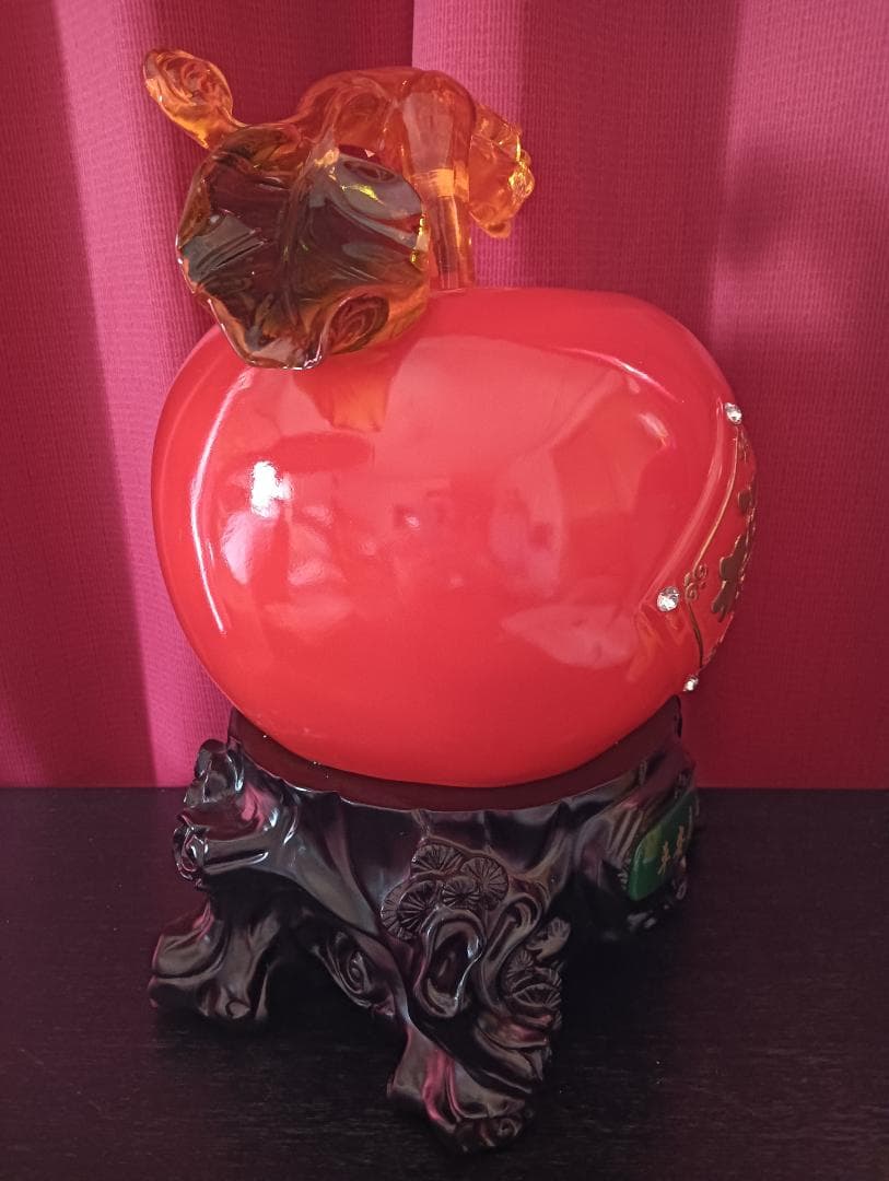 風水アイテム　赤い林檎(りんご)の置物　貯金箱