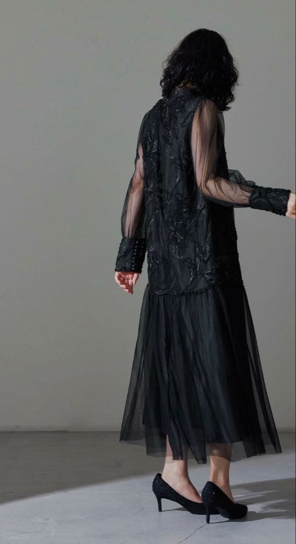 nianaフェザーフラワーチュールドレス