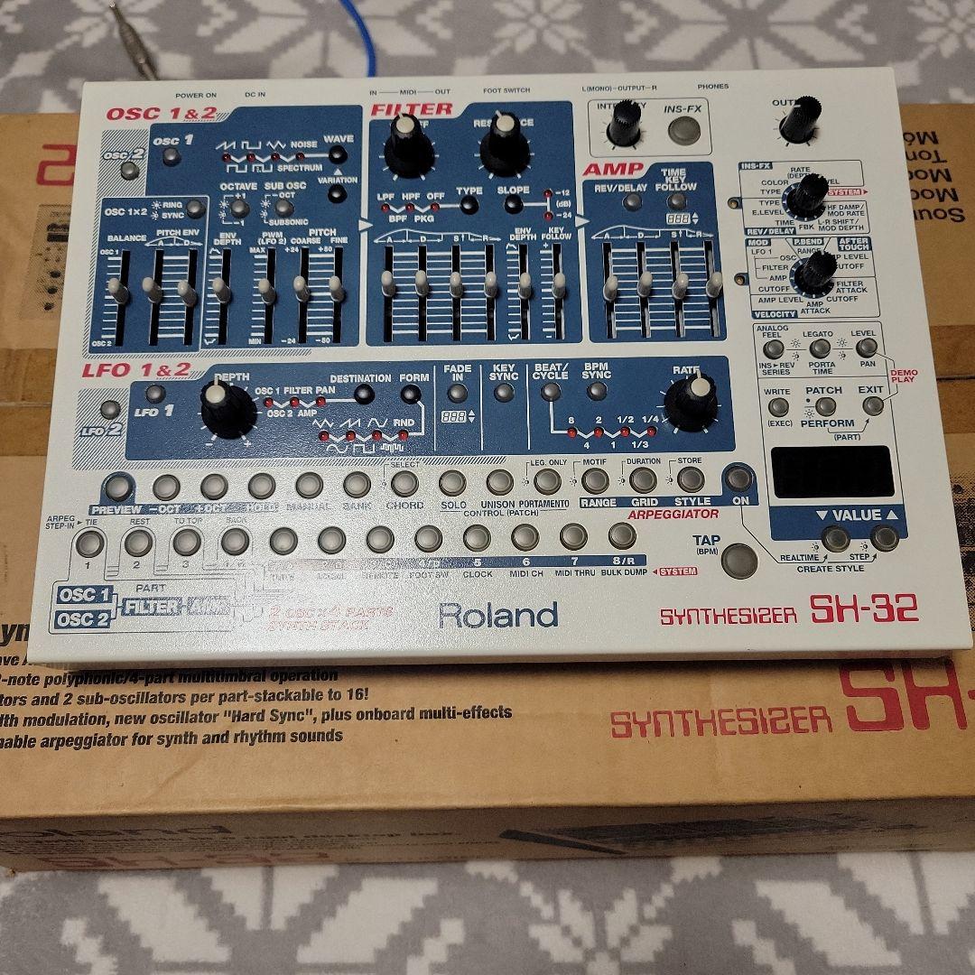 Roland SH-32 シンセサイザー
