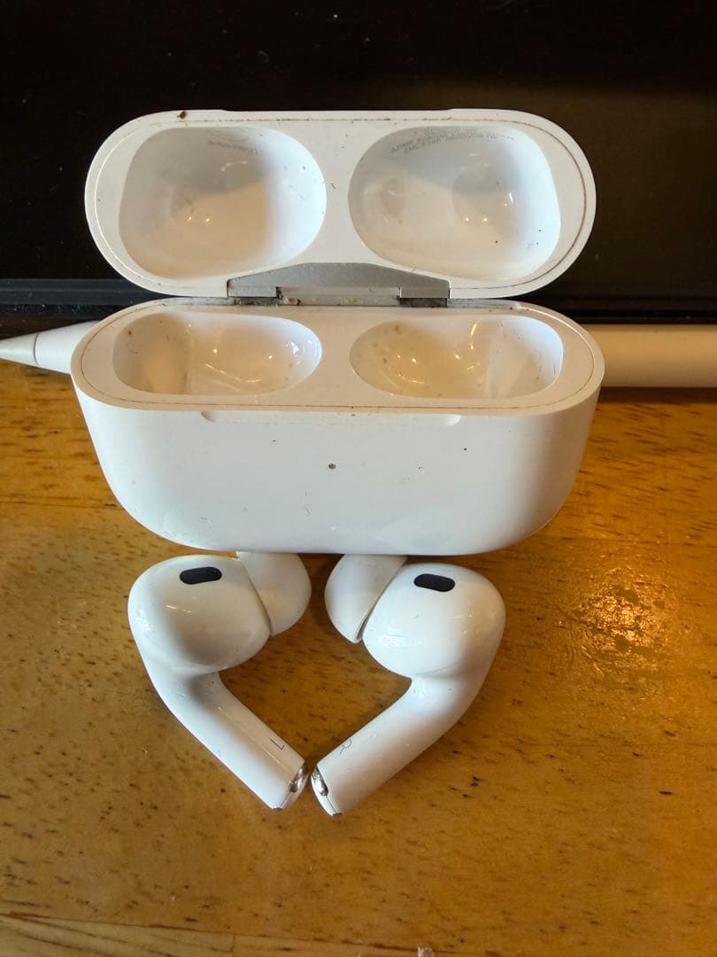 AirPods Pro (第2世代) 本体 MagSafe充電ケース付き