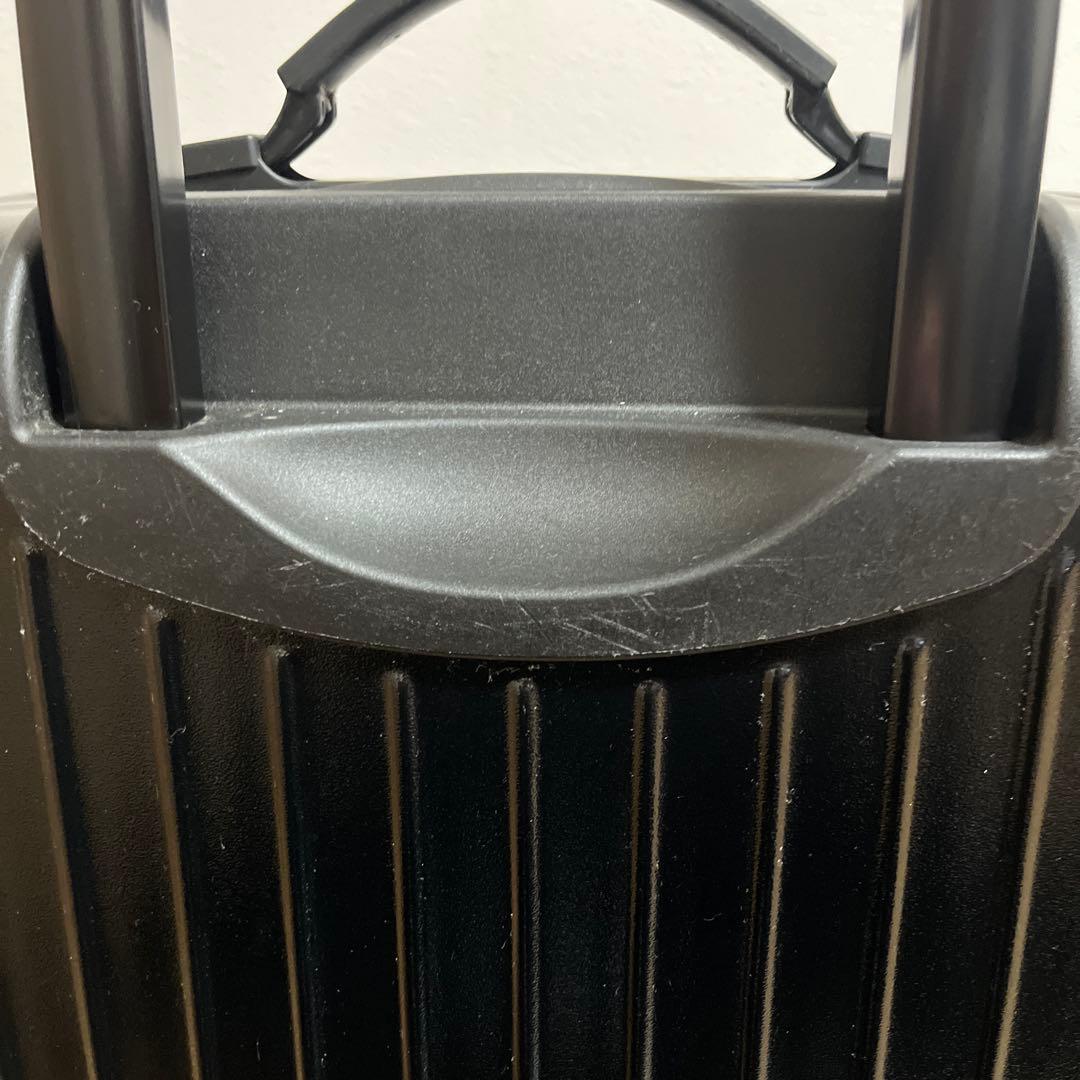 リモワ（TSAロック付） 2輪スーツケースサルサ 851.52ブラック 35L