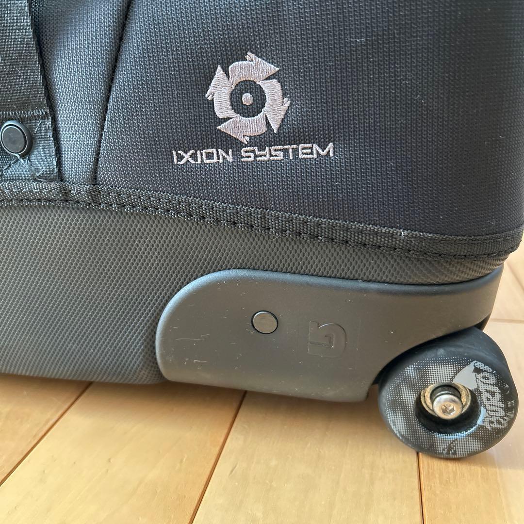 BURTON ブラック 大型キャリーケース２輪