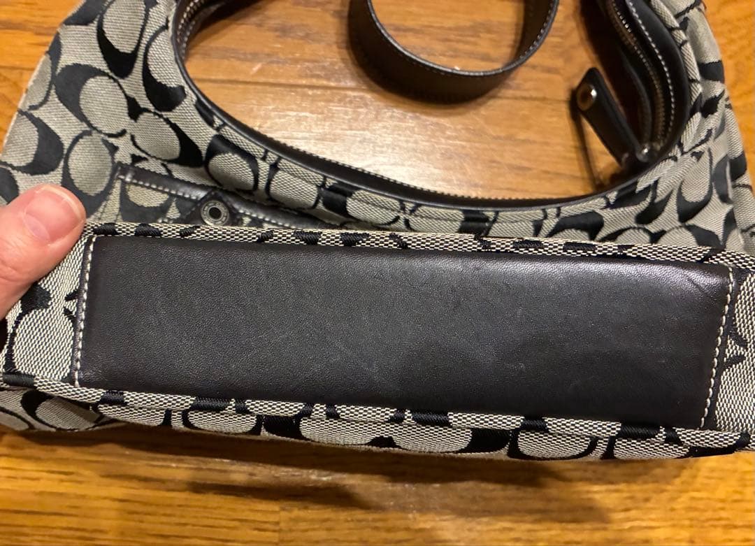 COACH ショルダーバッグ シグネチャークロワッサン 黒