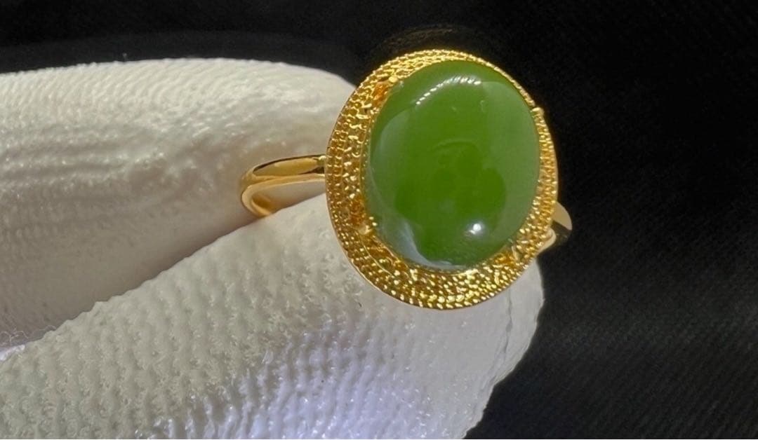 タ*ナ様 18金　12.5号　和田玉陽緑翡翠の18k【 鑑定書付】