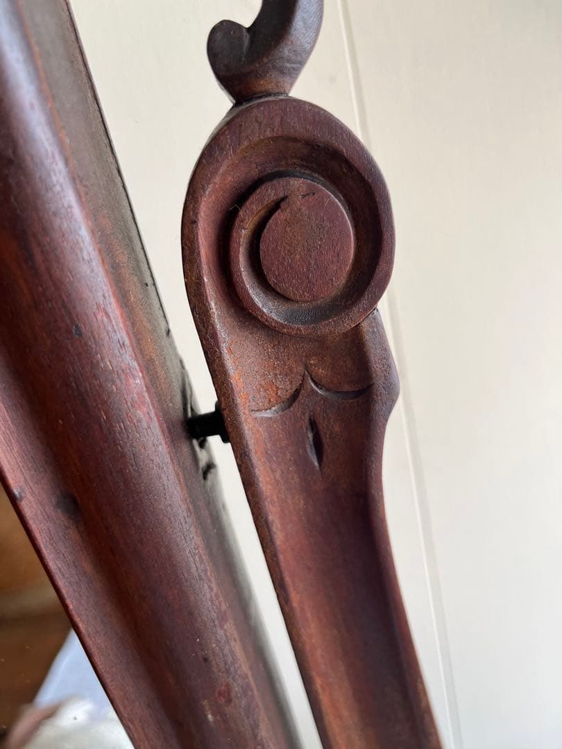 ヨーロッパアンティークドレッサー　ヴィンテージ