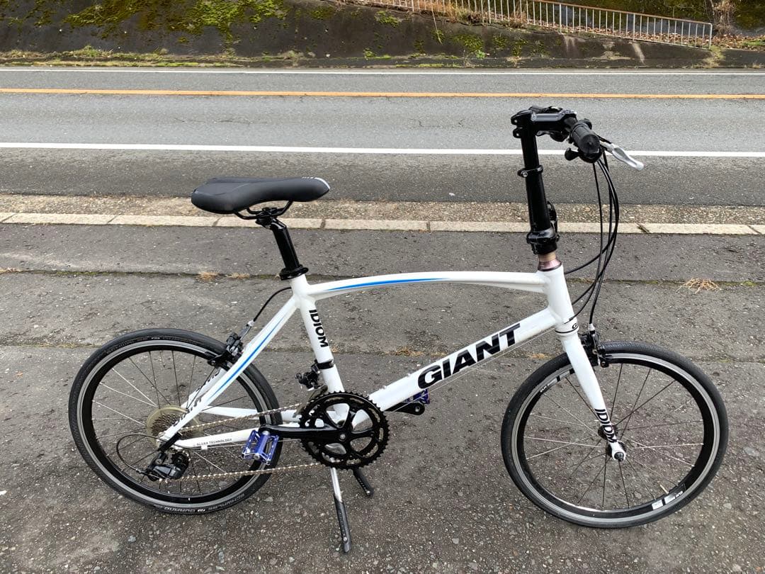 【即乘】送料無料GIANT ミニベロ小径車 IDIOMクロスバイク18速 20