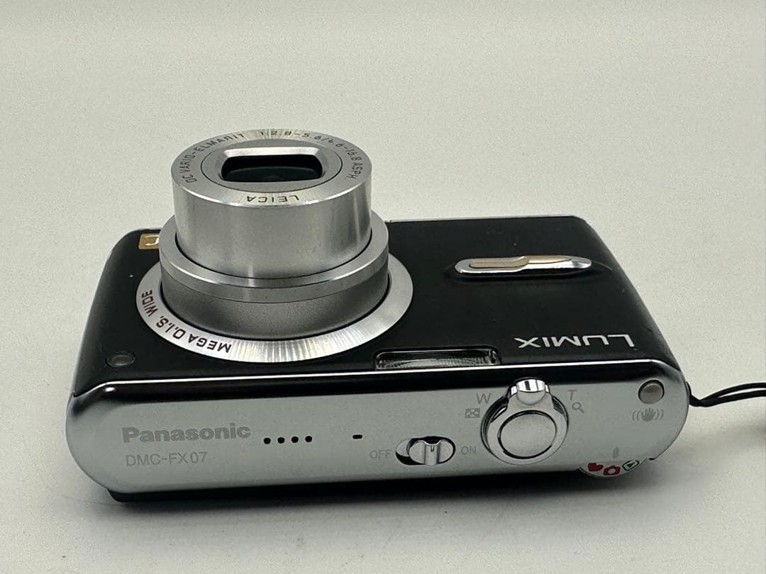 Panasonic LUMIX DMC-FX07 コンパクトデジタルカメラ