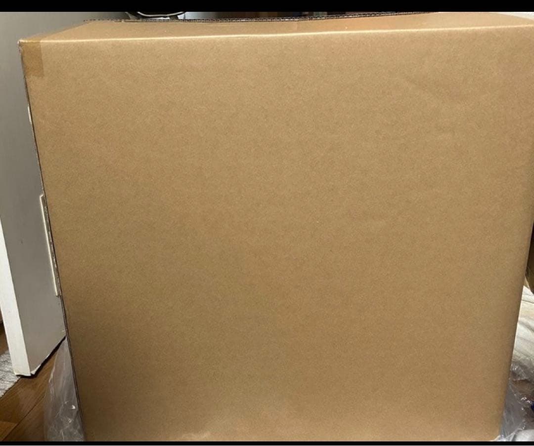 送料無料　HYTE　星街すいせいコラボ　PCケース　キーキャップ　マウスパッド