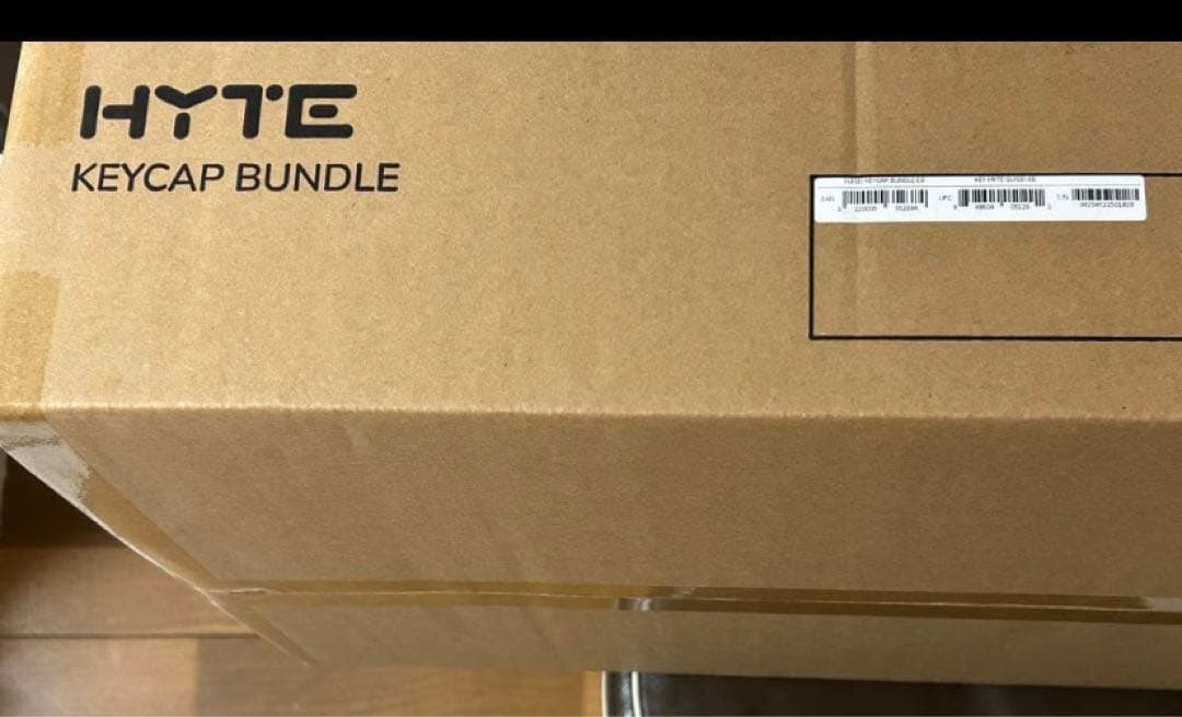 送料無料　HYTE　星街すいせいコラボ　PCケース　キーキャップ　マウスパッド