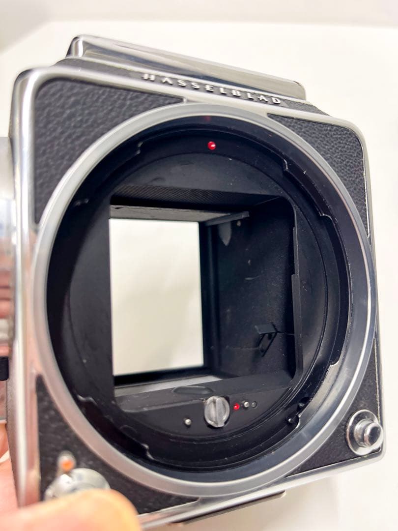 Hasselblad 503CX カメラボディとフィルムマガジンとストラップ