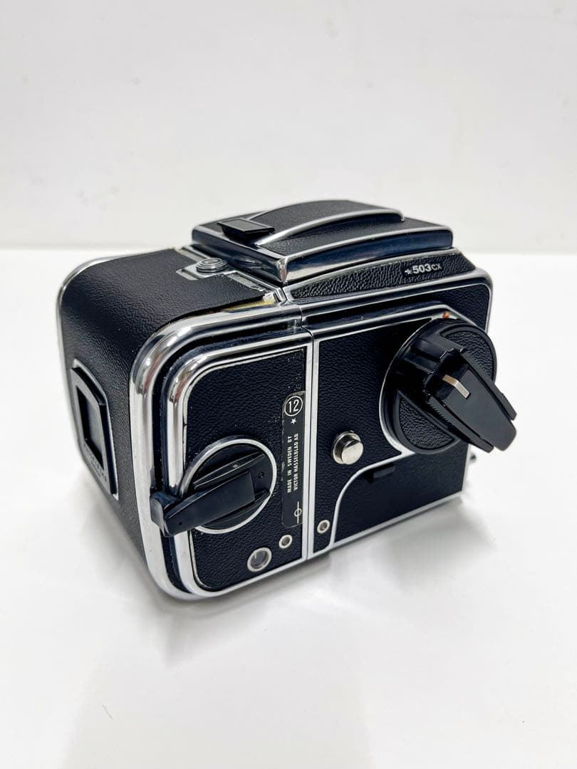 Hasselblad 503CX カメラボディとフィルムマガジンとストラップ
