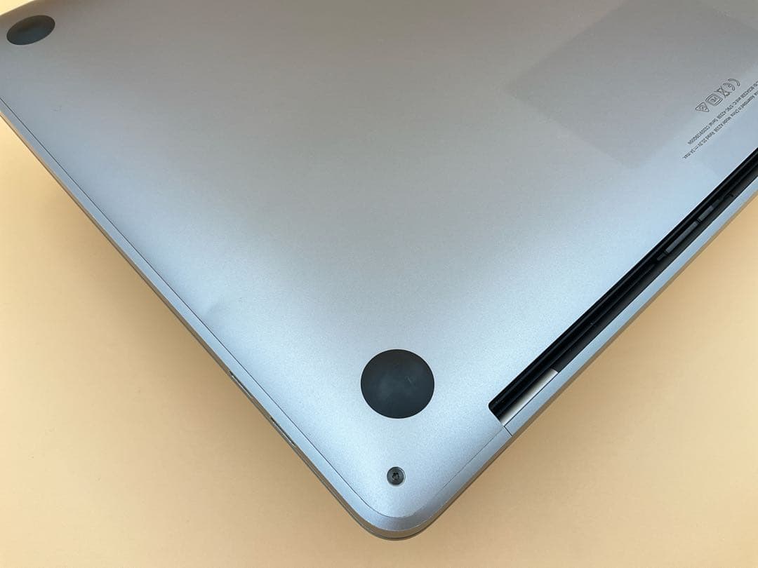 Macbook Pro 2020 13インチ M1 メモリ16GB 1TB