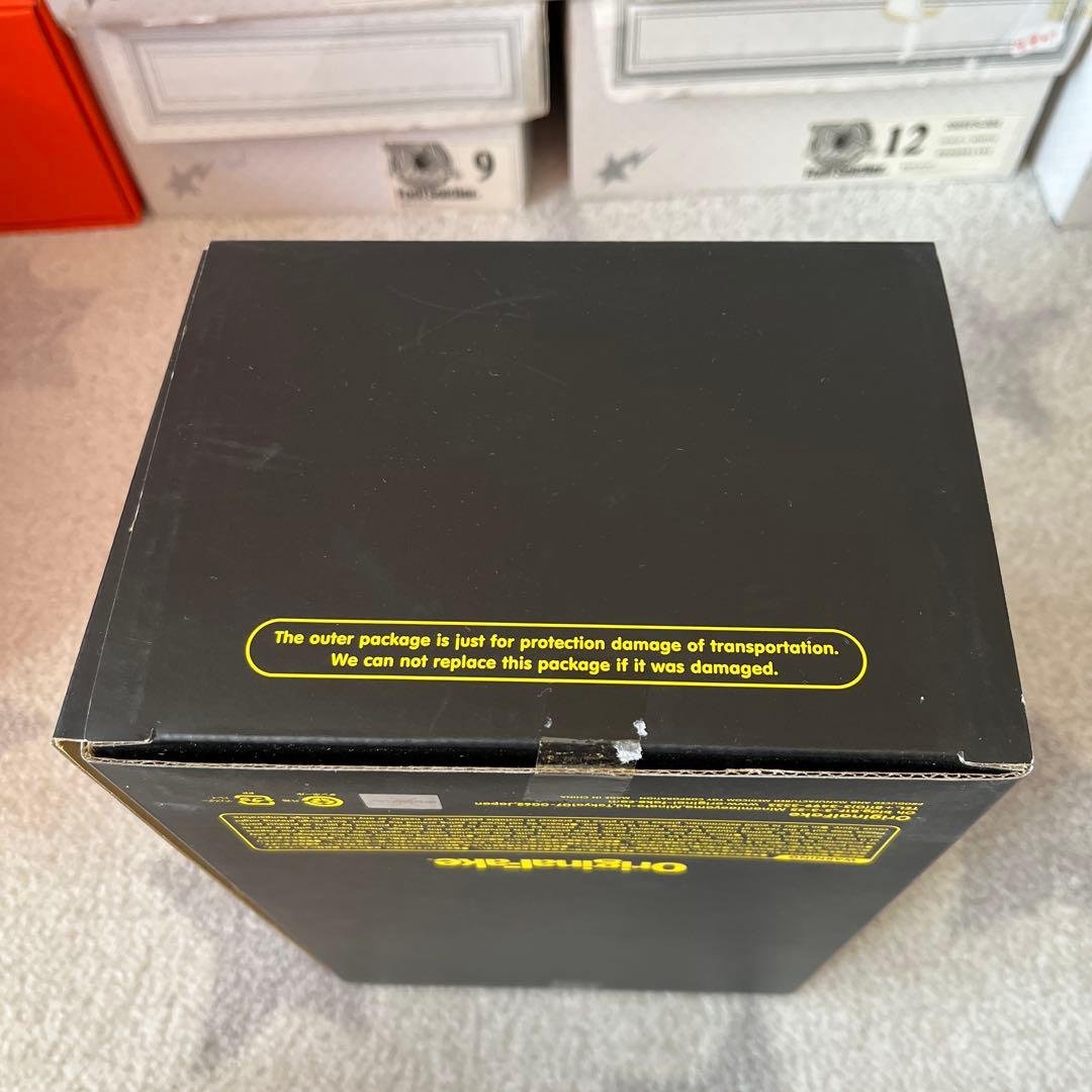 カウズ ロバート・ラザリー二 フィギュア ブラック