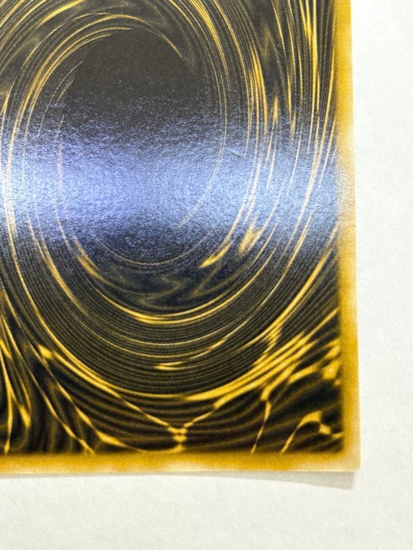 新品みたいです。ラーの翼神竜 シークレットG4-03 遊戯王