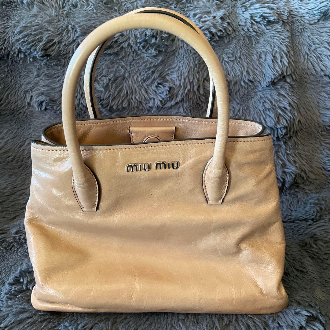 MIU MIU ベージュ ハンドバッグ