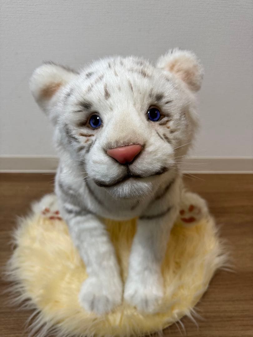 海外作家様作　アートドール　ホワイトタイガーの子供