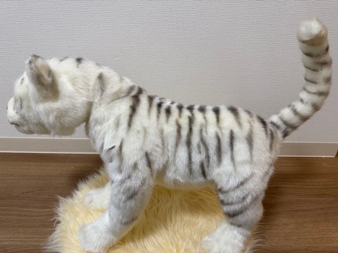 海外作家様作　アートドール　ホワイトタイガーの子供