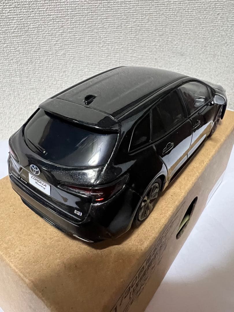 【非売品】 トヨタ カローラ 1/30ブラック ミニカー