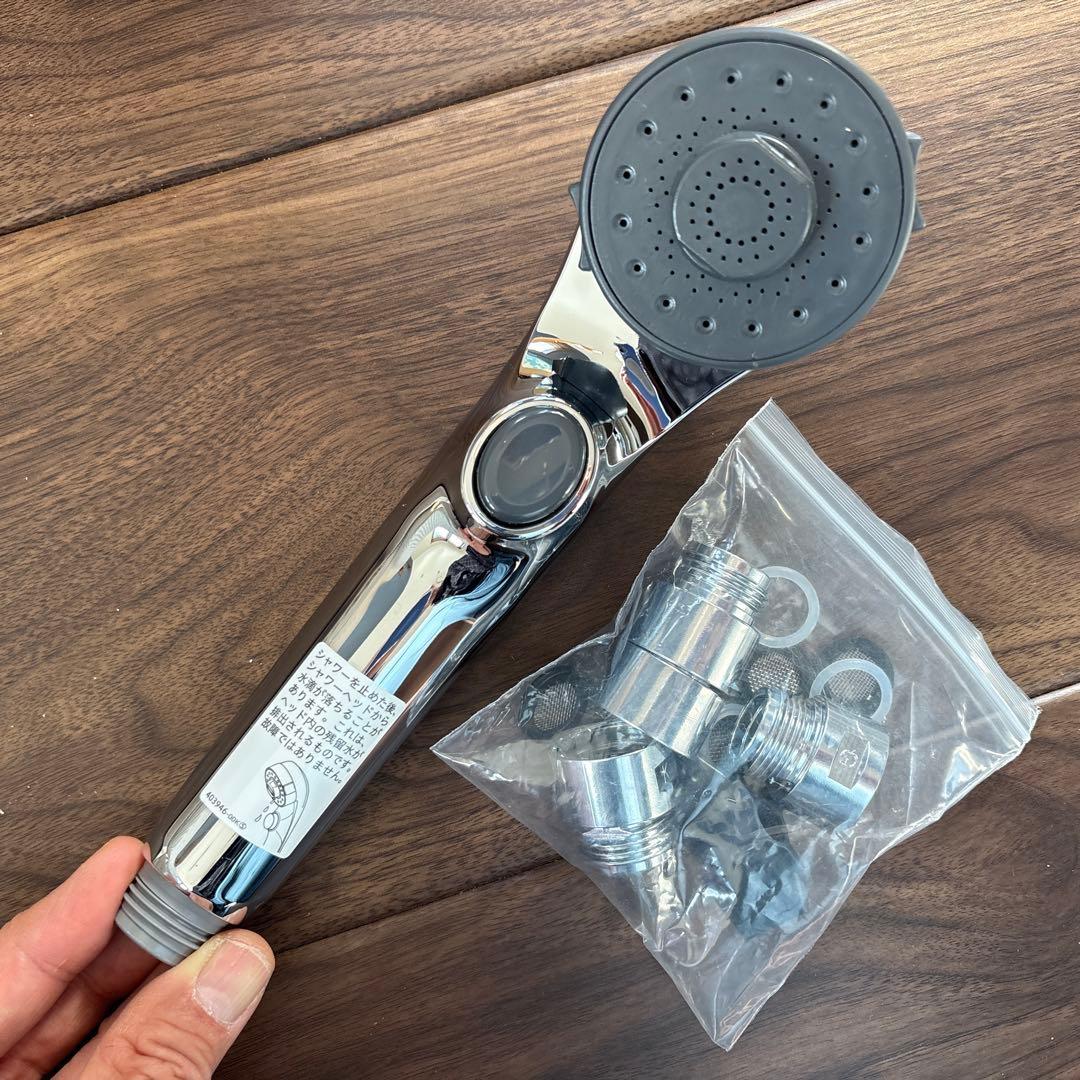 j*3様 【新品】KVK 鏡面仕上げ 節水シャワーヘッド 手元ストップボタン、水