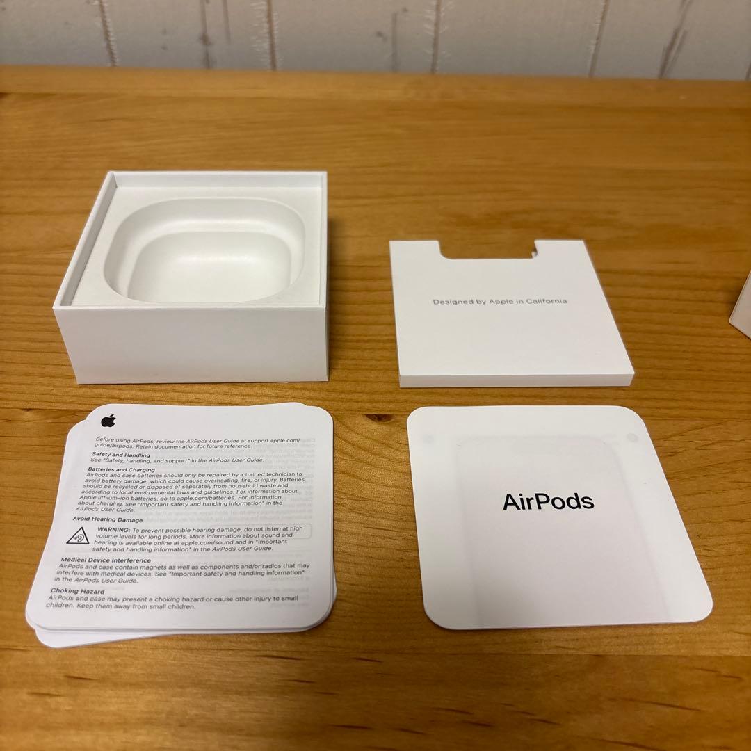 Apple AirPods 4本体 充電ケース付き【美品】