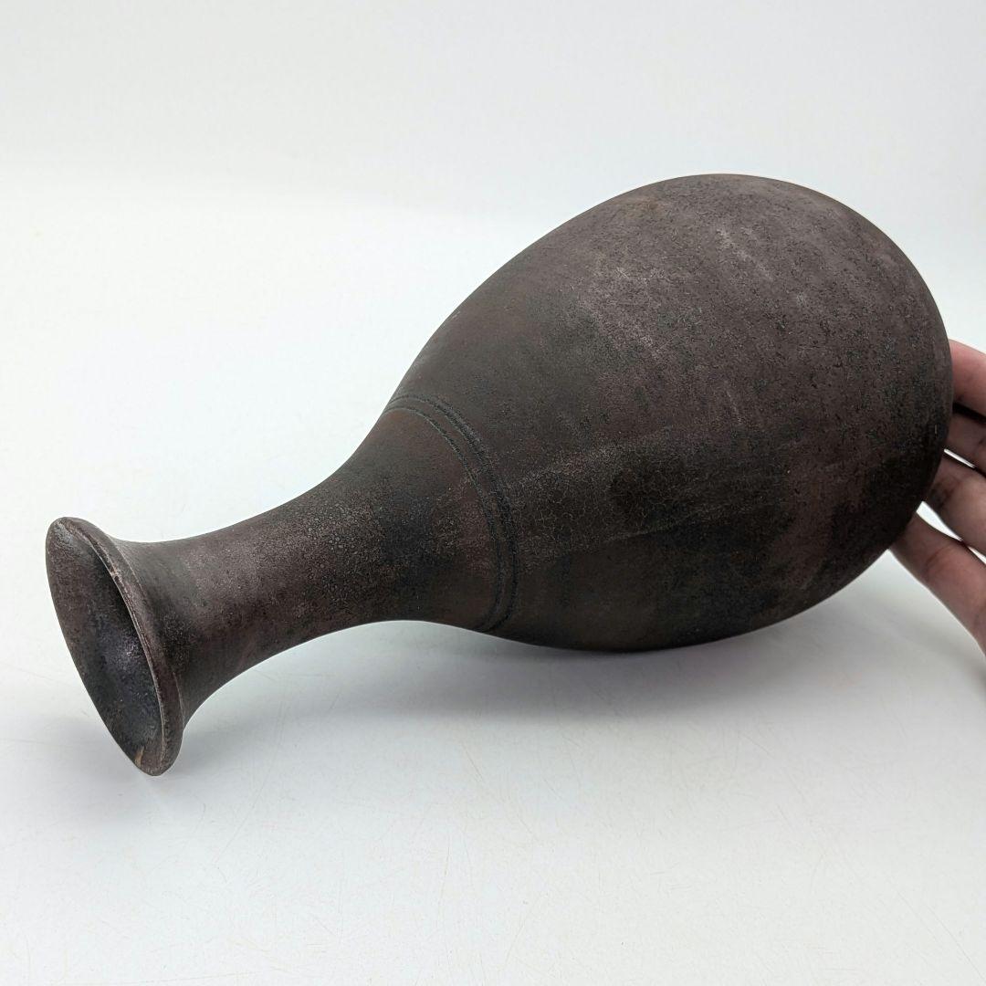 中里重利 唐津焼 黒陶花入 共箱（四方桟組箱） 花器 花瓶 フラワーベース 置物