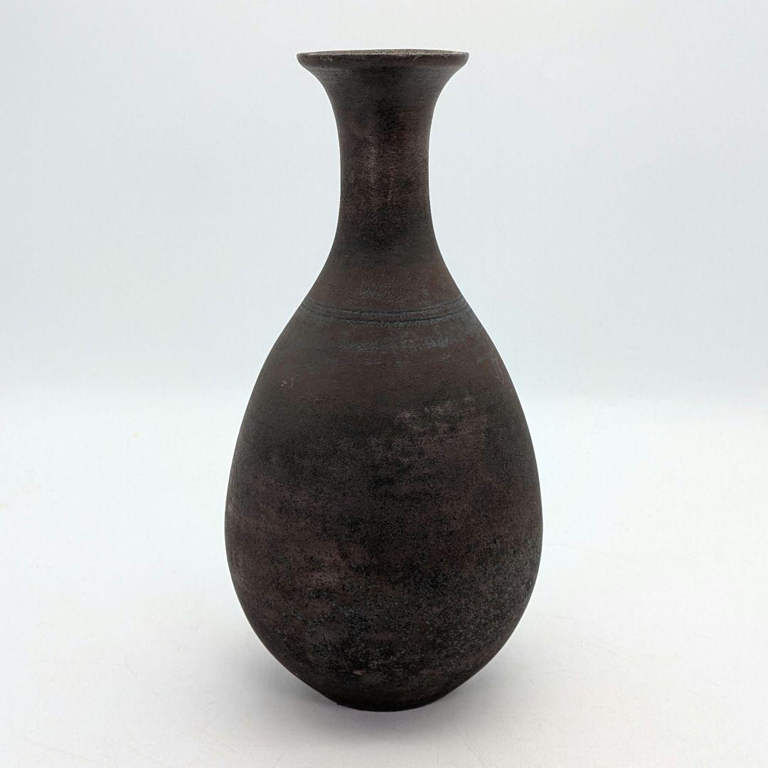 中里重利 唐津焼 黒陶花入 共箱（四方桟組箱） 花器 花瓶 フラワーベース 置物