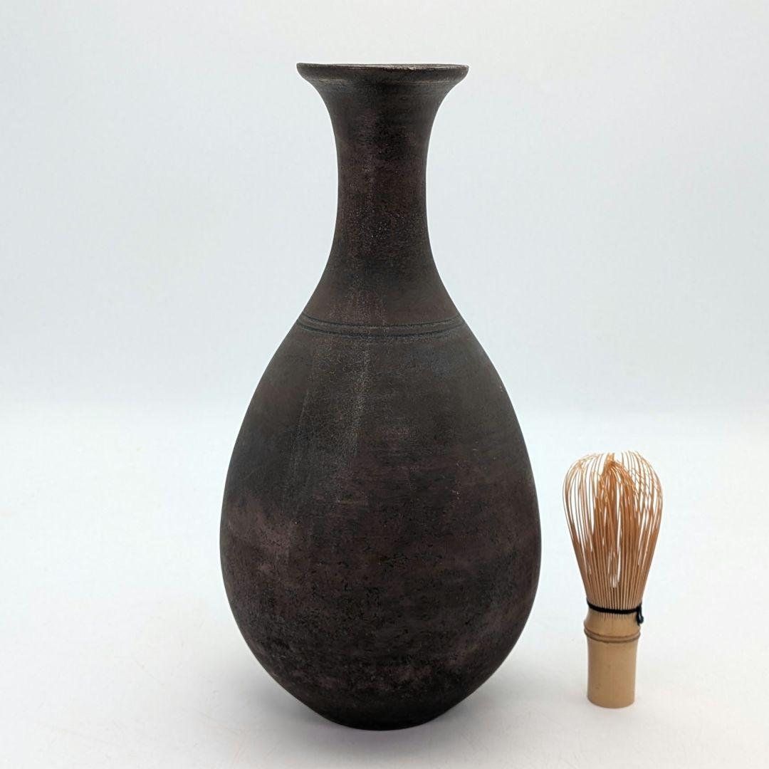 中里重利 唐津焼 黒陶花入 共箱（四方桟組箱） 花器 花瓶 フラワーベース 置物