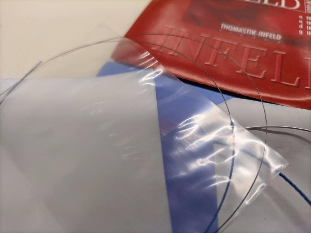 バイオリン弦　インフェルド　レッドとブルー　オーストリア製　新品