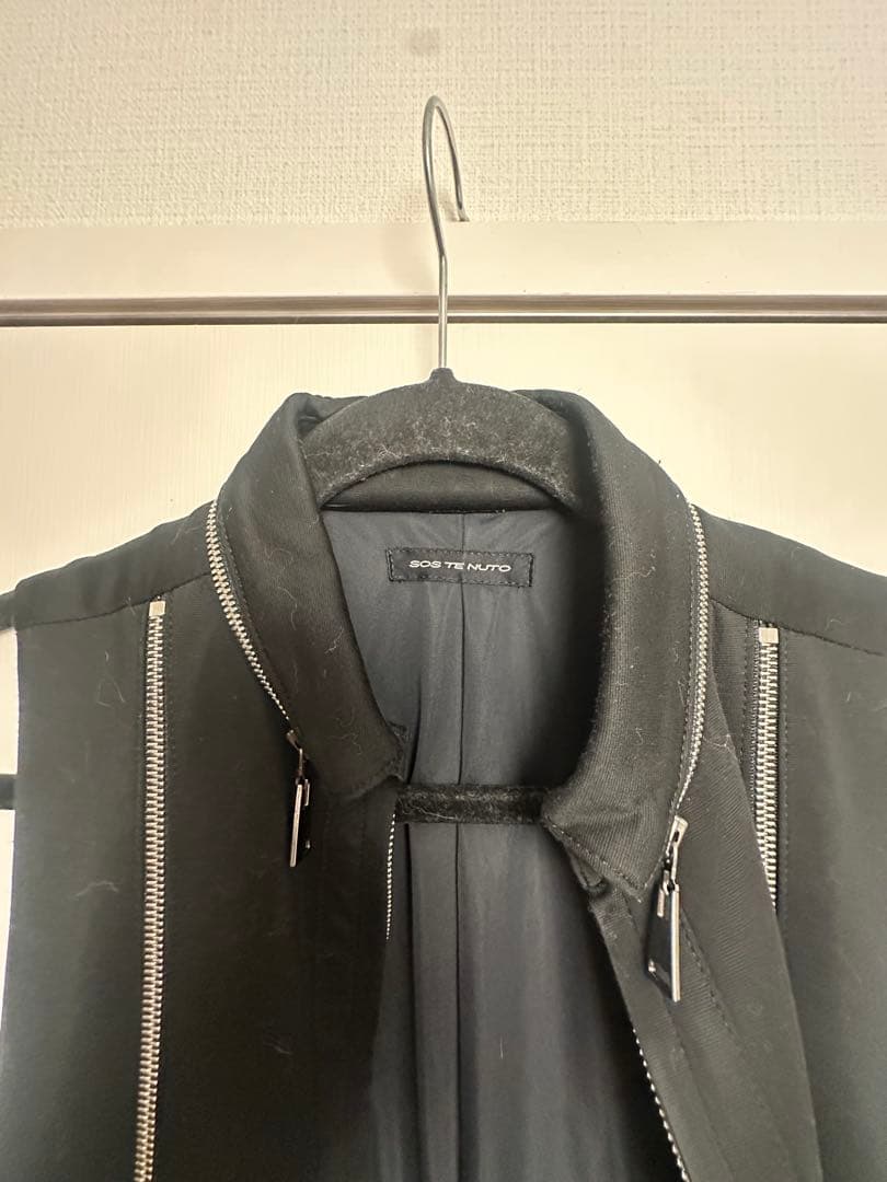 ブラックノースリーブベスト