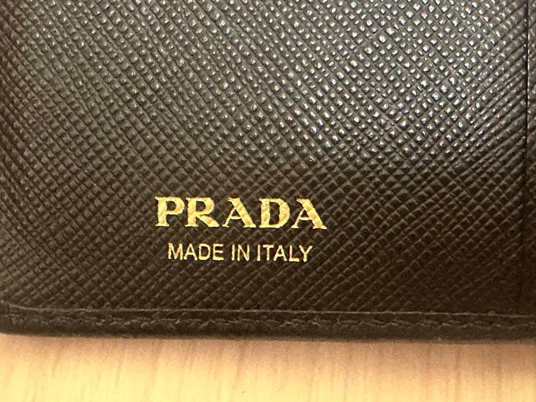 PRADA プラダ 二つ折り 財布 L字ファスナー トライアングル 三角 金ロゴ